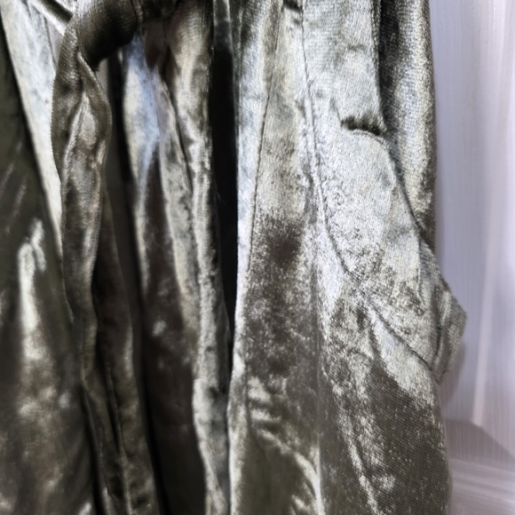 April Cornell Crushed Velvet Embroidered Floral Robe Medium Women’s - Picture 8 of 9